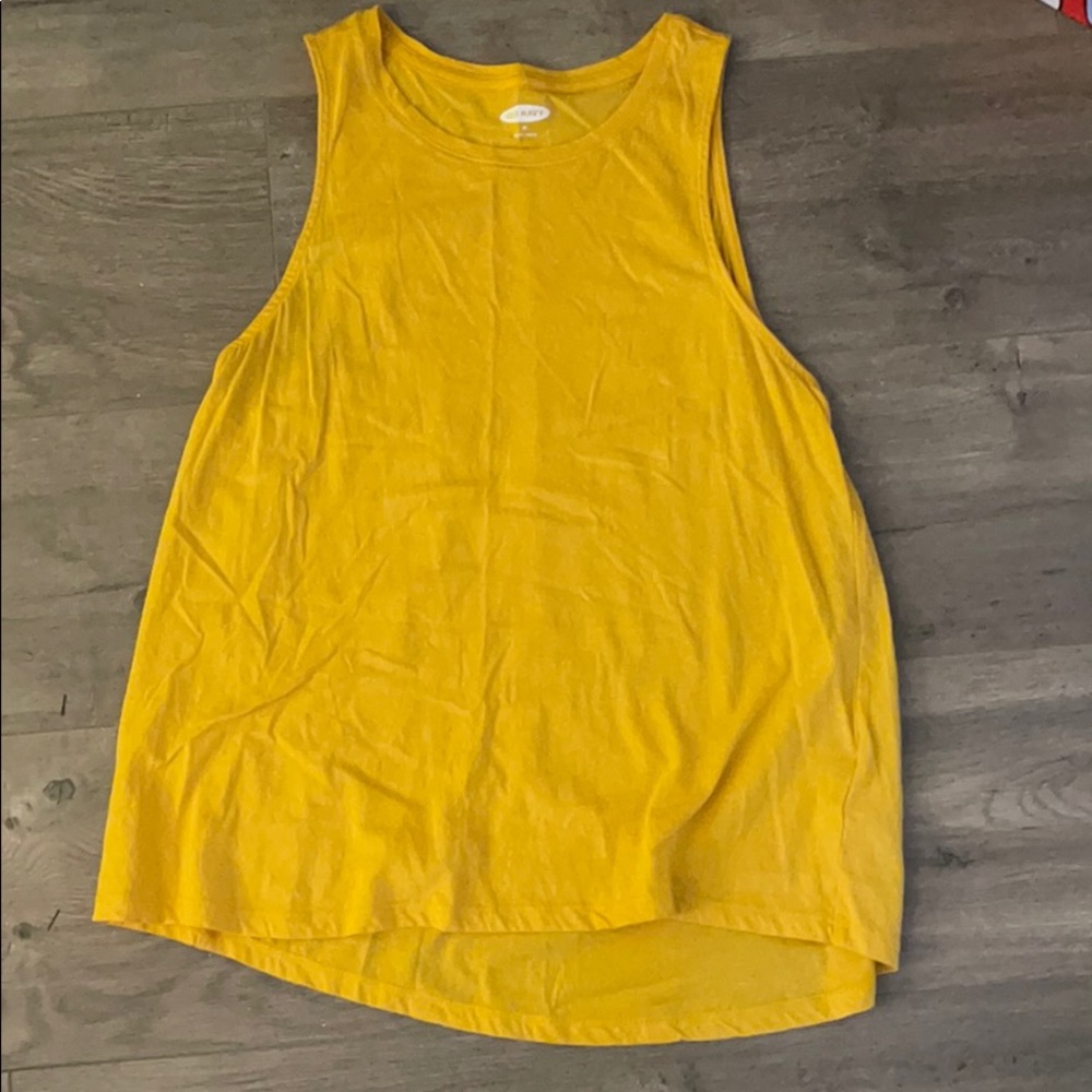 Women’s Gold Old Navy Tank!